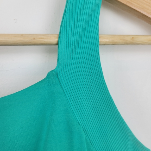 LULULEMON | Green Tank Top Size 6 - Picture 6 of 9
